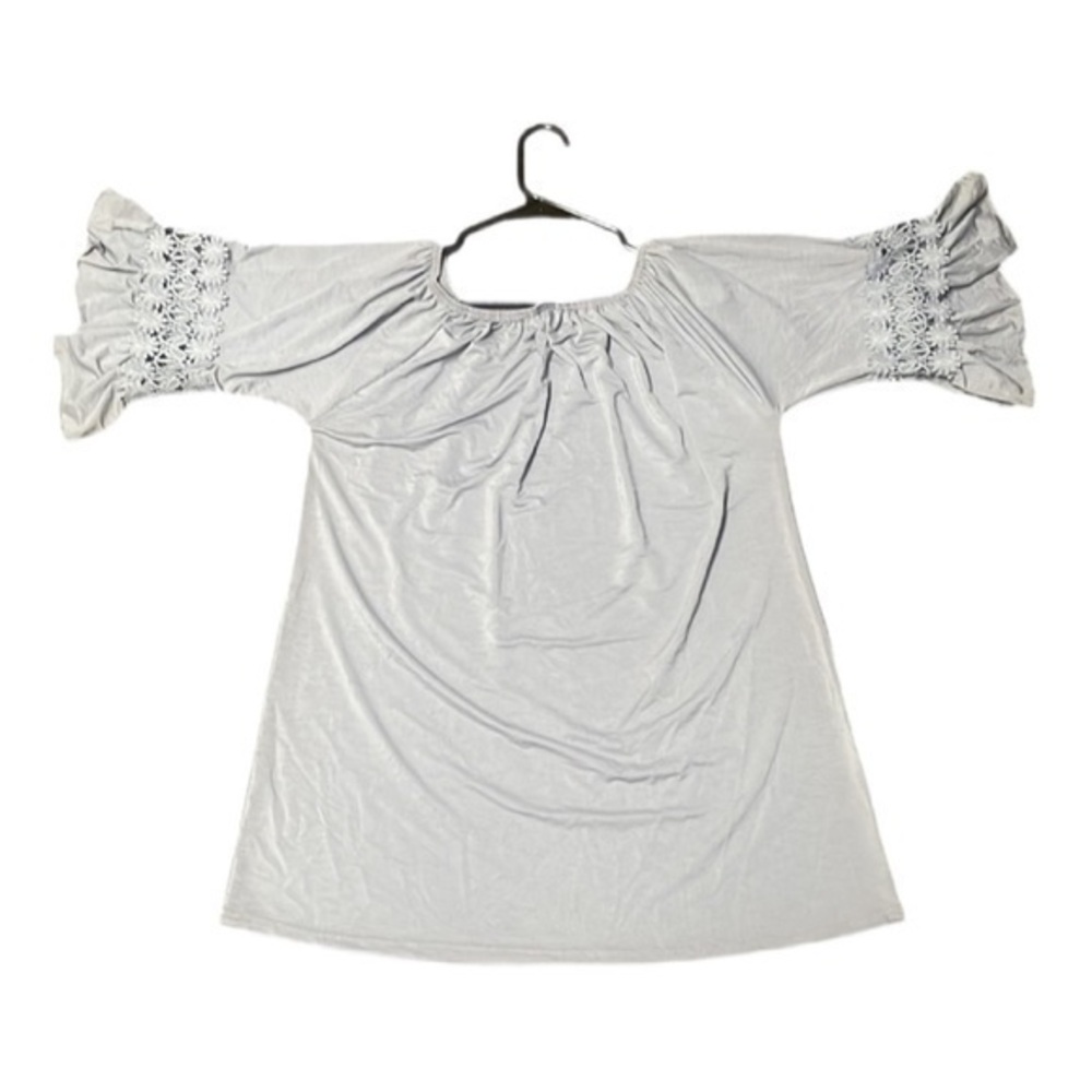 Grey tunic with beautiful shoulder design. Size XL-XXL NEW WITH TAGS GREAT BUY!!